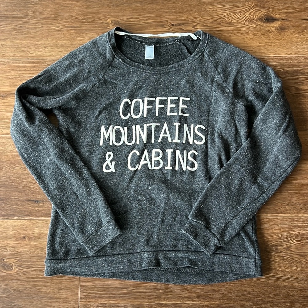 Like new Coffee Mountains & Cabins sweatshirt size M